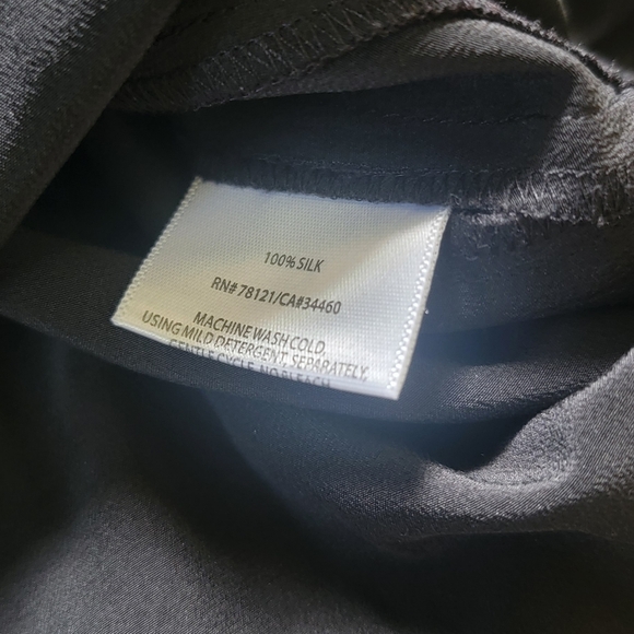 Eileen Fisher xs Black 3/4 Sleeve Scoop Neck 100% Silk Blouse - Picture 5 of 6